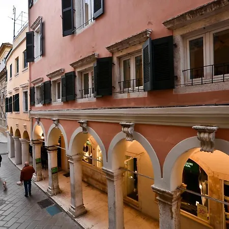 Lonziada Apartment, In The Heart Of The Old Town. Apartment *